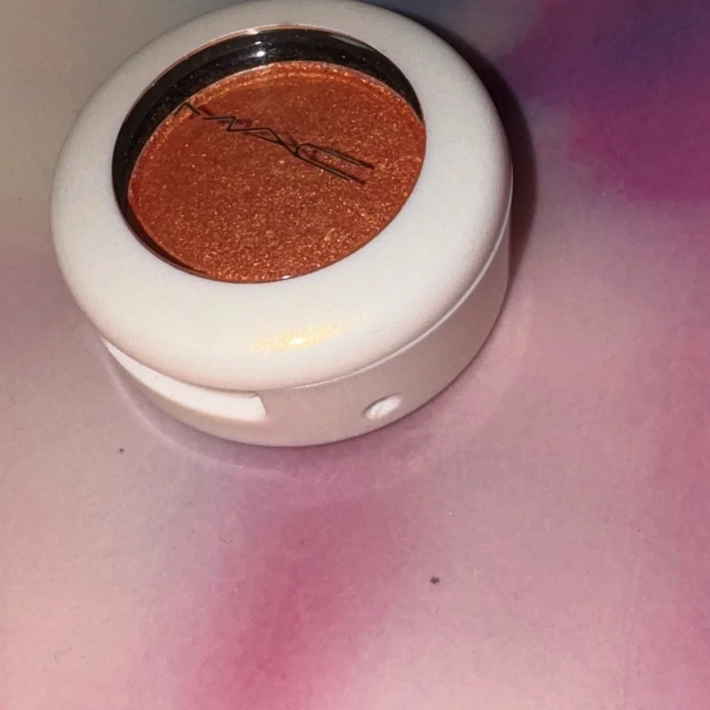 MAC Firespot Eyeshadow~Moontbathe